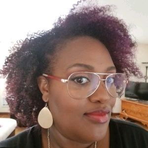 Meet your Posher, Candace